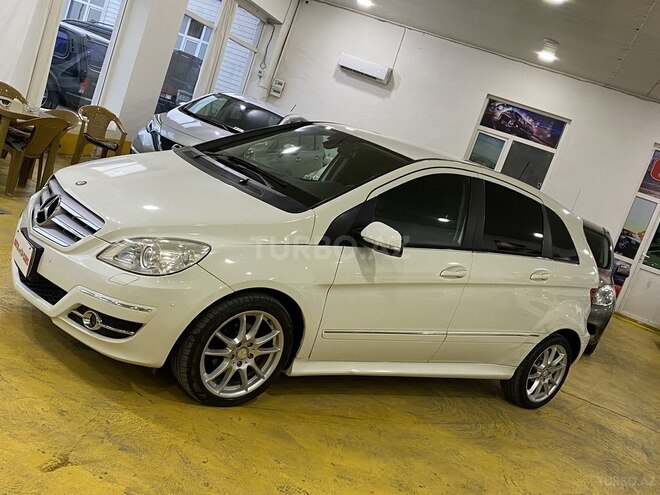 Mercedes B 180 2010, 108,650 km - 1.7 l - Sumqayıt