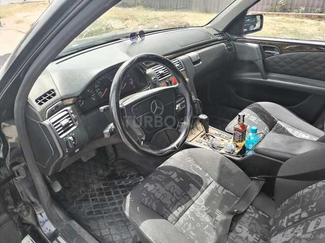 Mercedes E 240 1998, 228,000 km - 2.4 l - Bakı