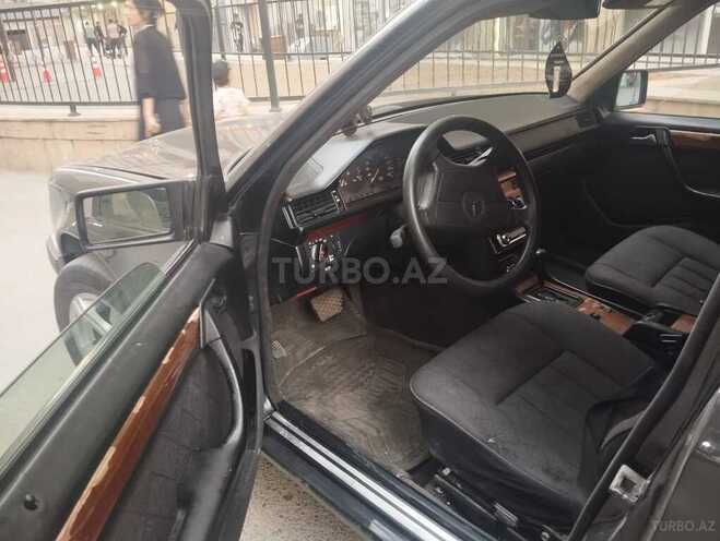 Mercedes E 220 1994, 228,000 km - 2.2 l - Bakı