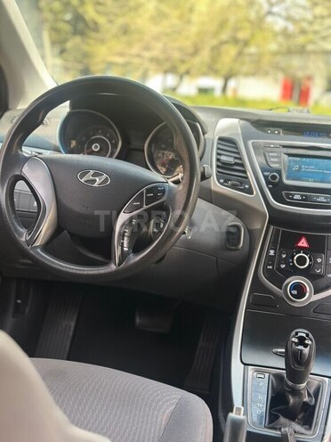 Hyundai Elantra 2015, 215,652 km - 1.8 l - Bakı