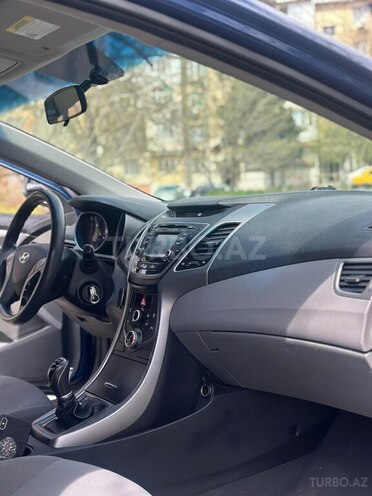 Hyundai Elantra 2015, 215,652 km - 1.8 l - Bakı