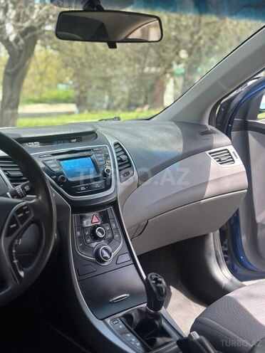 Hyundai Elantra 2015, 215,652 km - 1.8 l - Bakı