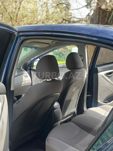 Hyundai Elantra 2015, 215,652 km - 1.8 l - Bakı