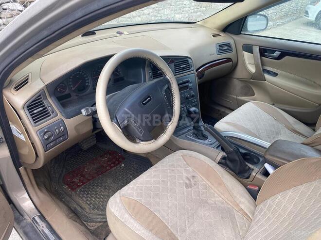 Volvo  2001, 231,239 km - 2.0 l - Bakı