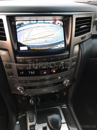 Lexus LX 570 2015, 226,000 km - 5.7 l - Gəncə