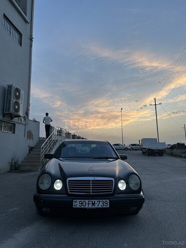 Mercedes E 240 1998, 330,000 km - 2.4 l - Bakı