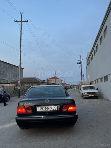 Mercedes E 240 1998, 330,000 km - 2.4 l - Bakı