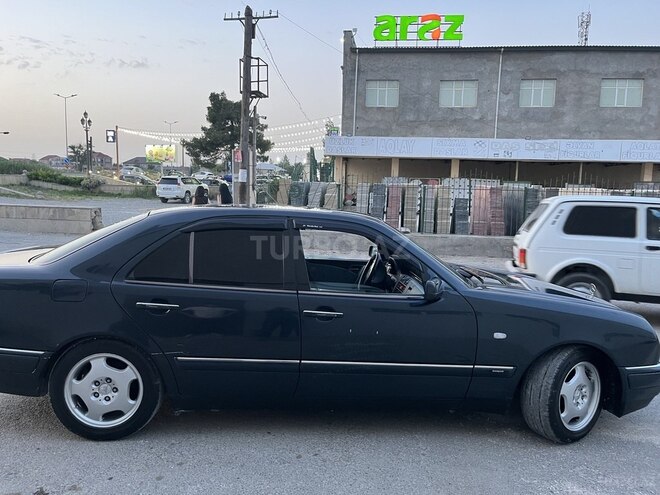 Mercedes E 240 1998, 330,000 km - 2.4 l - Bakı