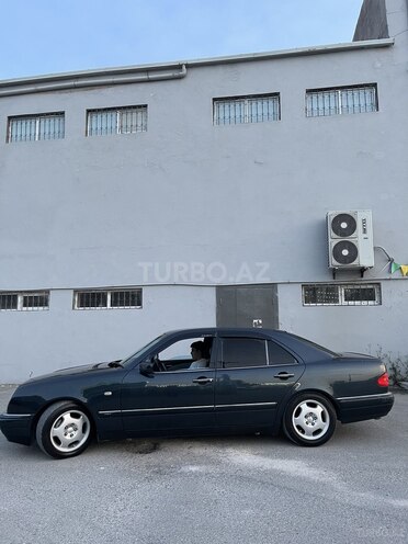 Mercedes E 240 1998, 330,000 km - 2.4 l - Bakı
