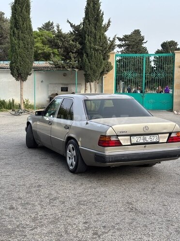 Mercedes E 200 1989, 55,654 km - 2.0 l - Bakı