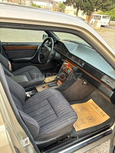 Mercedes E 200 1989, 55,654 km - 2.0 l - Bakı