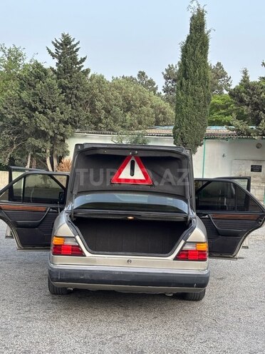 Mercedes E 200 1989, 55,654 km - 2.0 l - Bakı