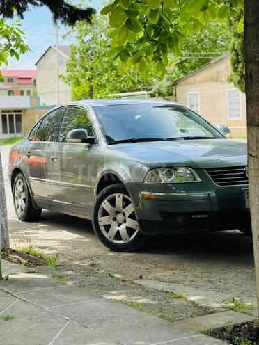 Volkswagen Passat 2004, 218,000 km - 1.8 л - Şamaxı