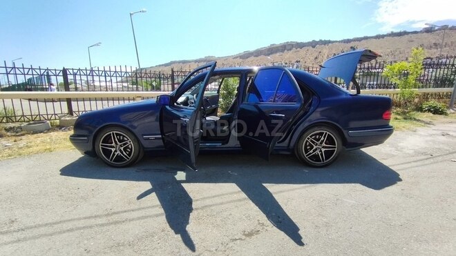 Mercedes E 280 2000, 295,000 km - 2.8 л - Bakı