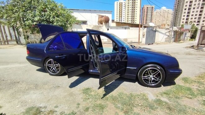 Mercedes E 280 2000, 295,000 km - 2.8 л - Bakı
