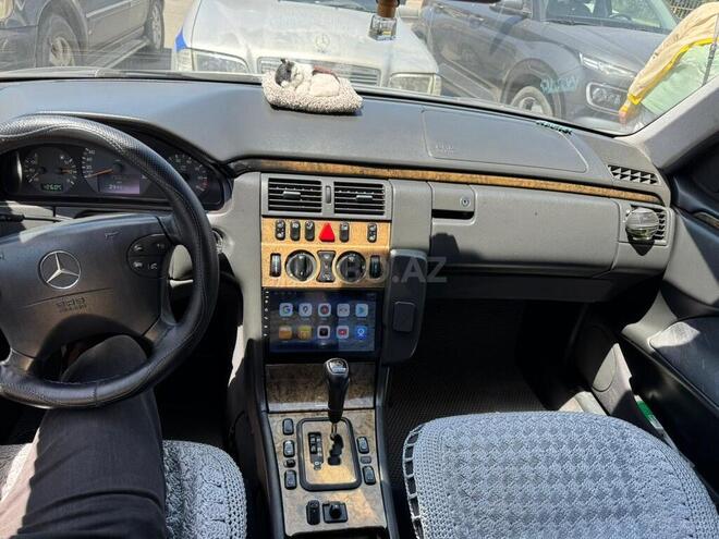 Mercedes E 280 2000, 295,000 km - 2.8 л - Bakı