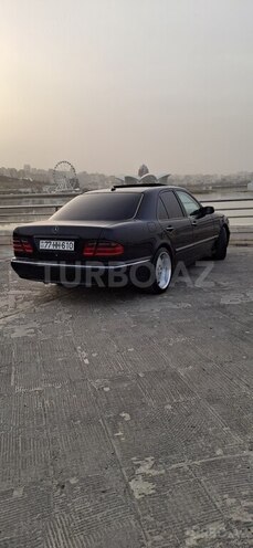 Mercedes E 240 2000, 380,000 km - 2.4 l - Bakı