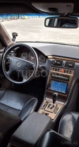 Mercedes E 240 2000, 380,000 km - 2.4 l - Bakı
