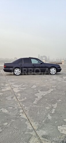 Mercedes E 240 2000, 380,000 km - 2.4 l - Bakı