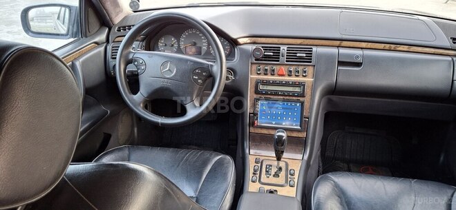 Mercedes E 240 2000, 380,000 km - 2.4 l - Bakı