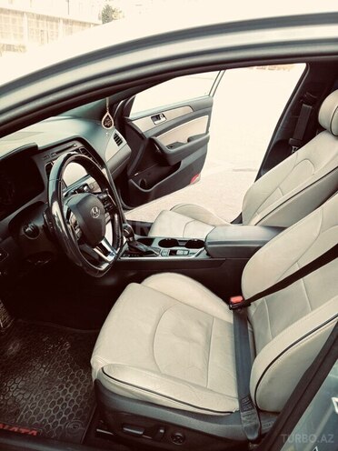Hyundai Sonata-8