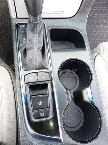 Hyundai Sonata-11