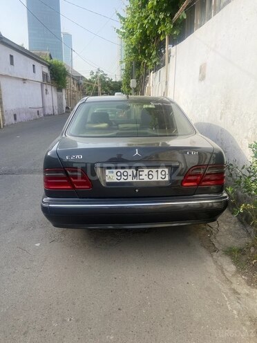Mercedes E 270 2000, 305,000 km - 2.7 l - Bakı