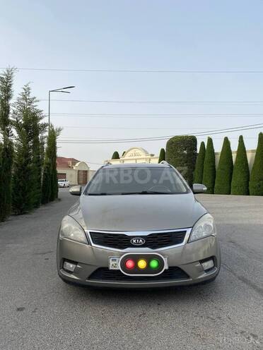 Kia  2010, 289,000 km - 1.6 l - Bakı