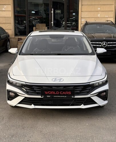 Hyundai Elantra-1