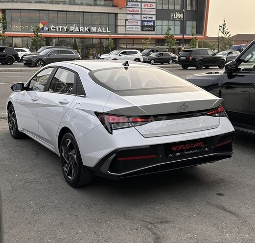Hyundai Elantra-5