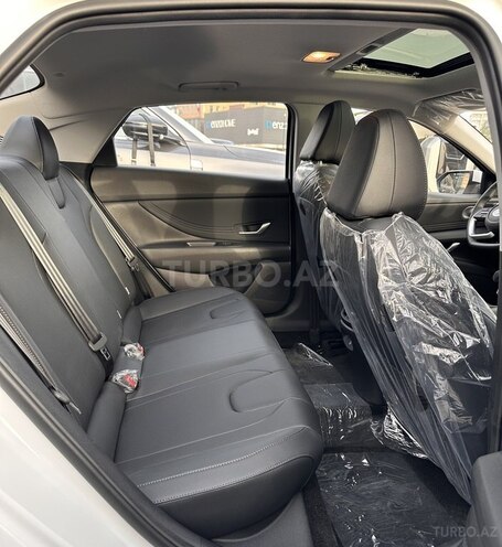 Hyundai Elantra-12