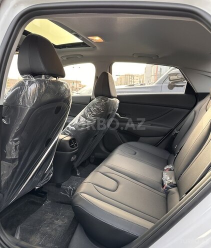 Hyundai Elantra-11