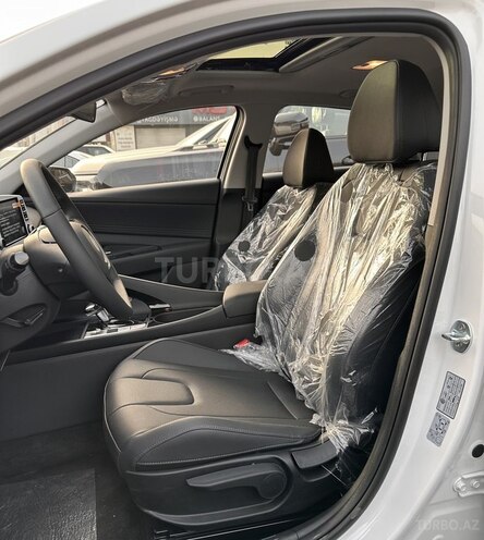Hyundai Elantra-7