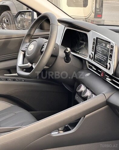 Hyundai Elantra-14