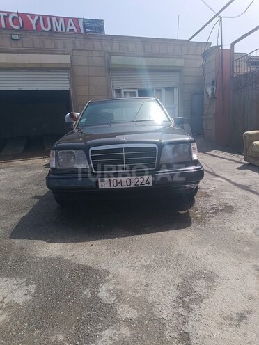 Mercedes E 220 1994, 442,000 km - 2.2 l - Bakı