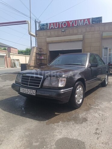 Mercedes E 220 1994, 442,000 km - 2.2 l - Bakı