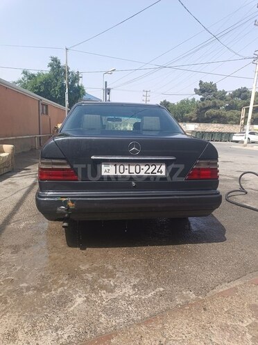 Mercedes E 220 1994, 442,000 km - 2.2 l - Bakı
