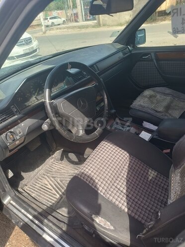 Mercedes E 220 1994, 442,000 km - 2.2 l - Bakı