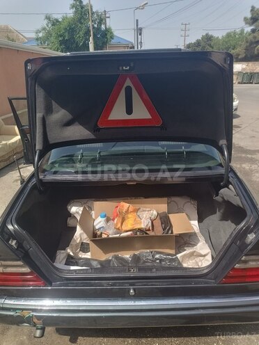 Mercedes E 220 1994, 442,000 km - 2.2 l - Bakı