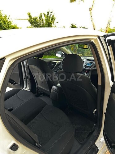 Hyundai Elantra 2015, 105,077 km - 1.8 l - Bakı