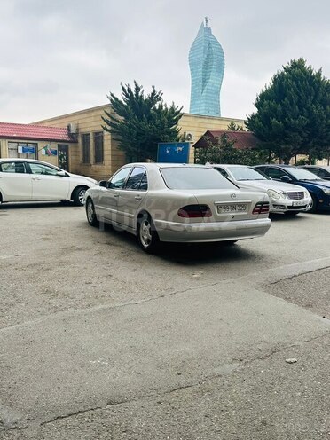 Mercedes E 270 2001, 363,000 km - 2.7 l - Bakı