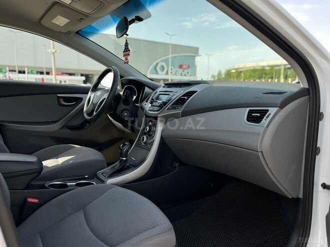 Hyundai Elantra 2015, 63,800 km - 1.8 л - Bakı