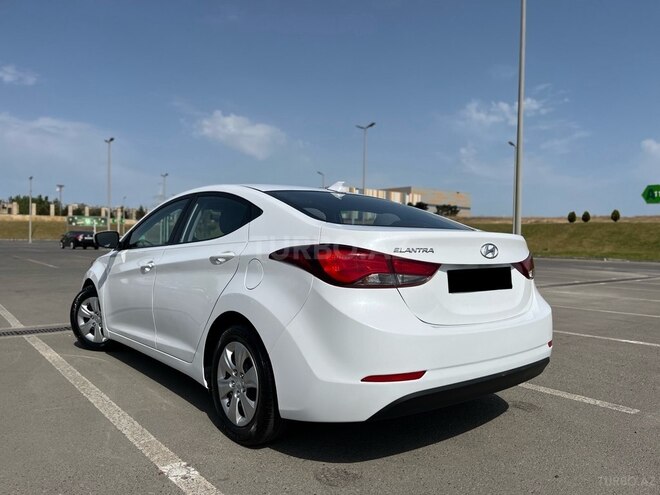 Hyundai Elantra 2015, 63,800 km - 1.8 л - Bakı