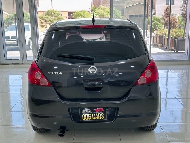 Nissan Tiida-17