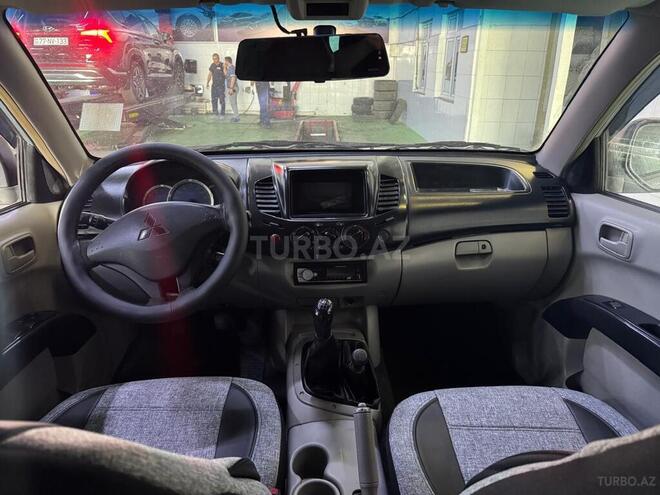 Mitsubishi L200 2007, 400,000 km - 2.5 l - Bakı