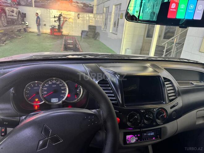 Mitsubishi L200 2007, 400,000 km - 2.5 l - Bakı