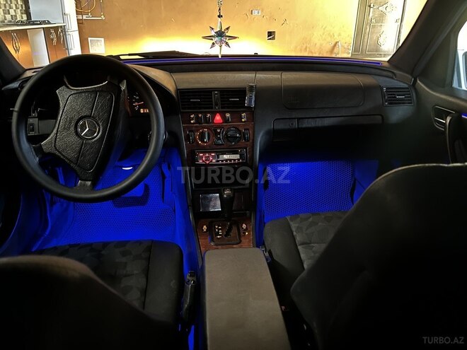 Mercedes C 200 1999, 333,000 km - 2.0 l - Ucar