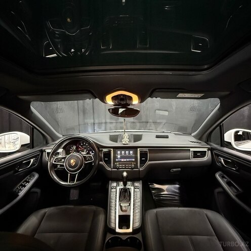 Porsche Macan-8