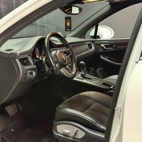 Porsche Macan-10