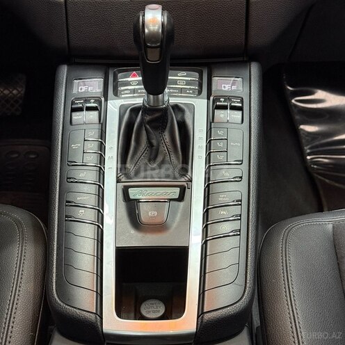 Porsche Macan-15
